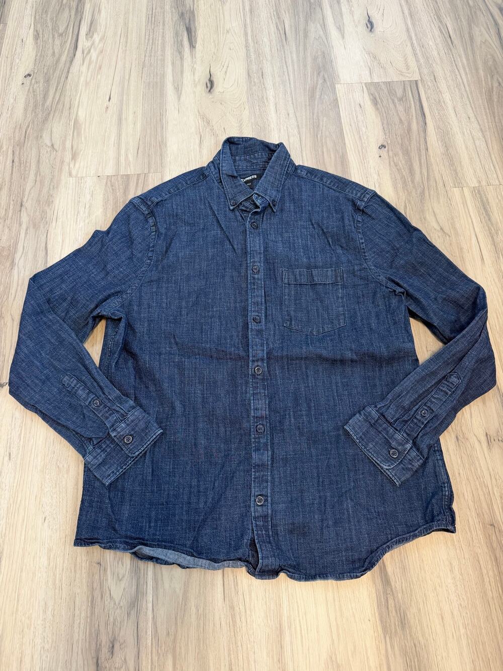 Women's Size Large Express Dark Wash Denim Long Sleeve Button Up Shirt